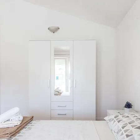 Apartments Ivo * Makarska