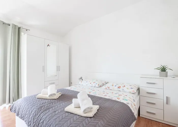 Apartments Ivo Makarska