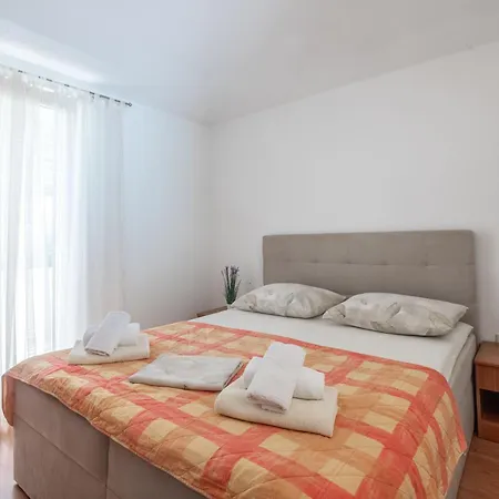 Ivo Apartamento *